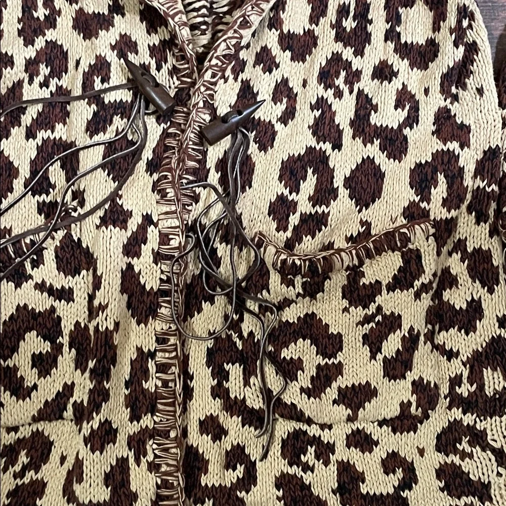 Harold’s vintage knitted by hand leopard grandpa sweater, whipped stitch design - Picture 3 of 8
